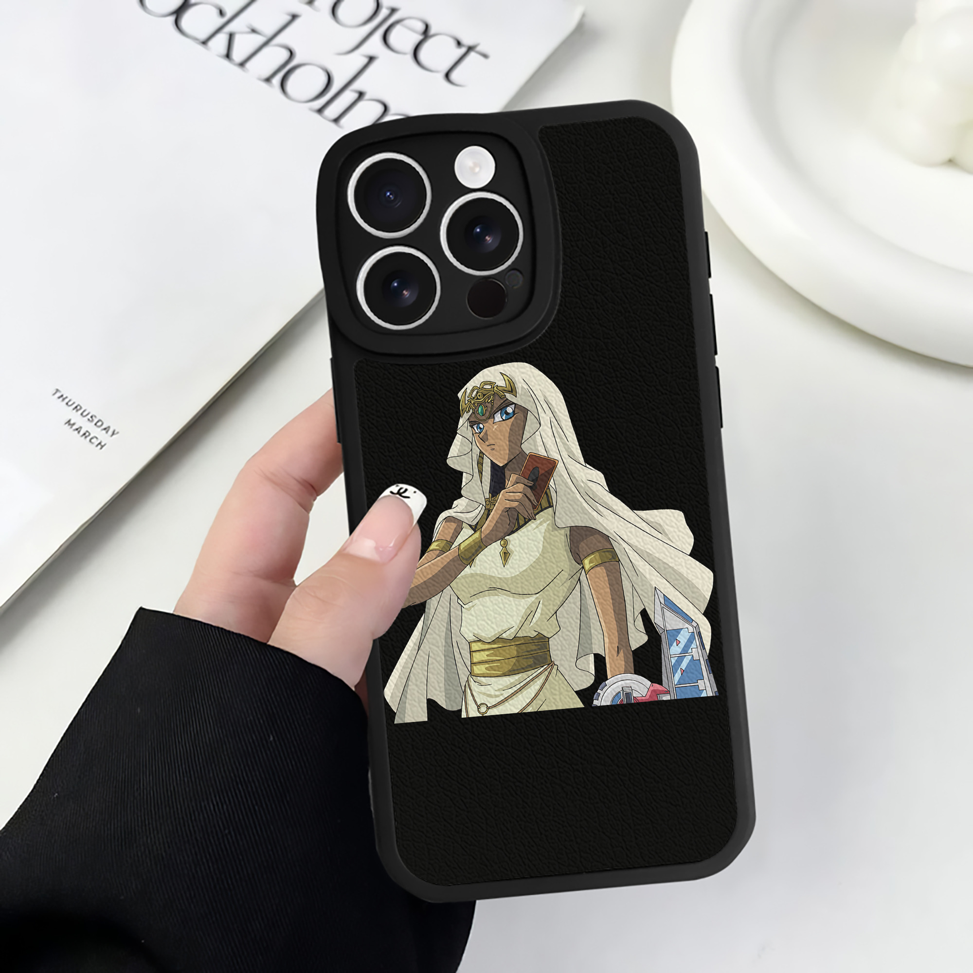 （画像用） 遊☆戯☆王 Yu-Gi-Oh! 【iPhone 16シリーズ対応】シリコンスマホケース（レザー調） 材質：シリコン